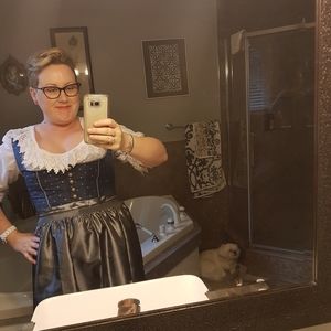 Dirndl & blouse
